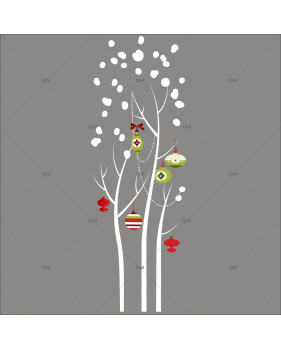 ARM6 - Arbre givré et boules rouges et vertes
